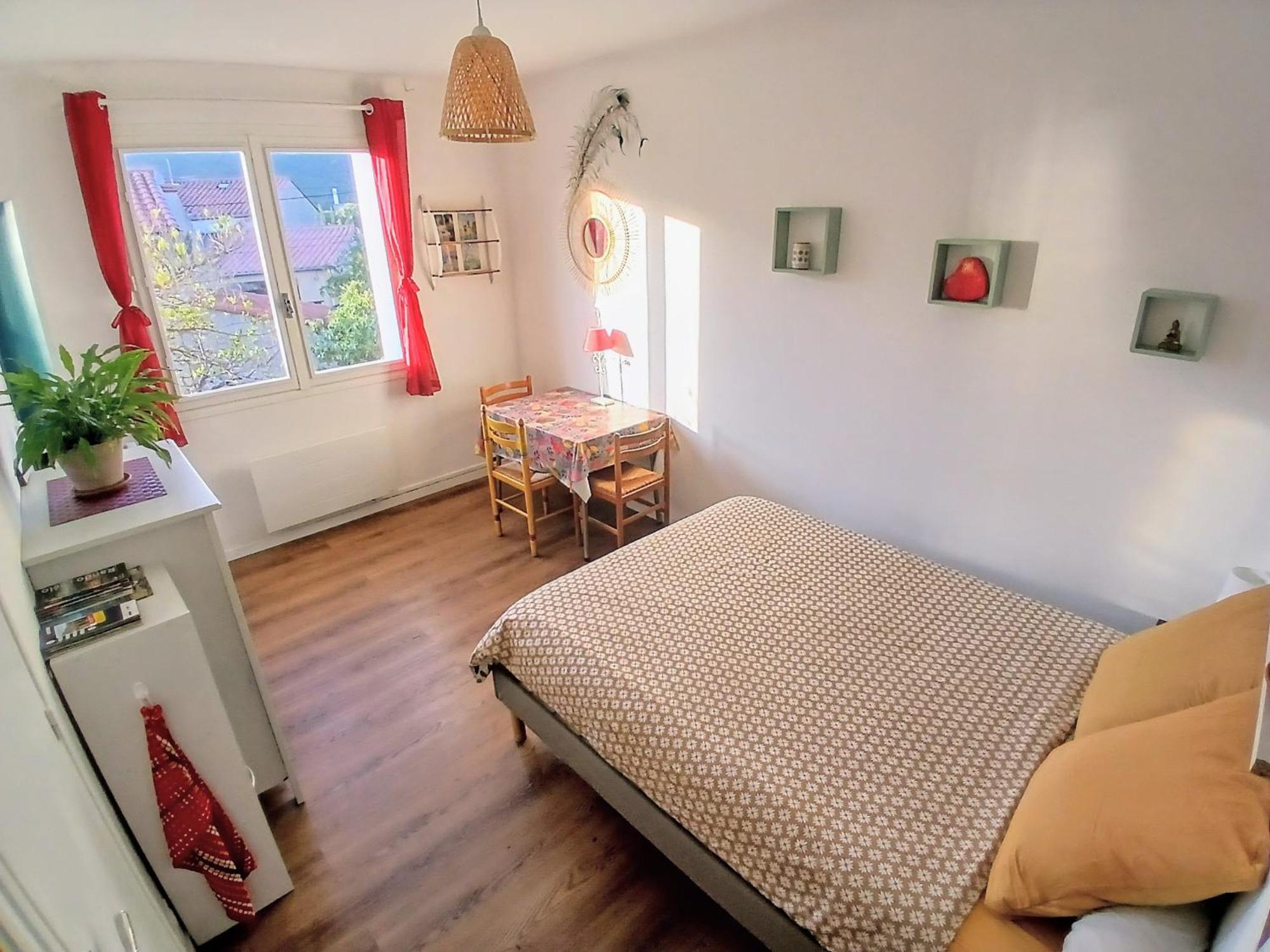 Comme Un Petit Studio - Totalement Independant - Entree Autonome Prada de Conflent Exterior foto